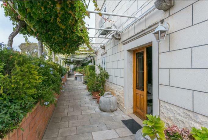 Guest House Jelica Дубровник Екстериор снимка